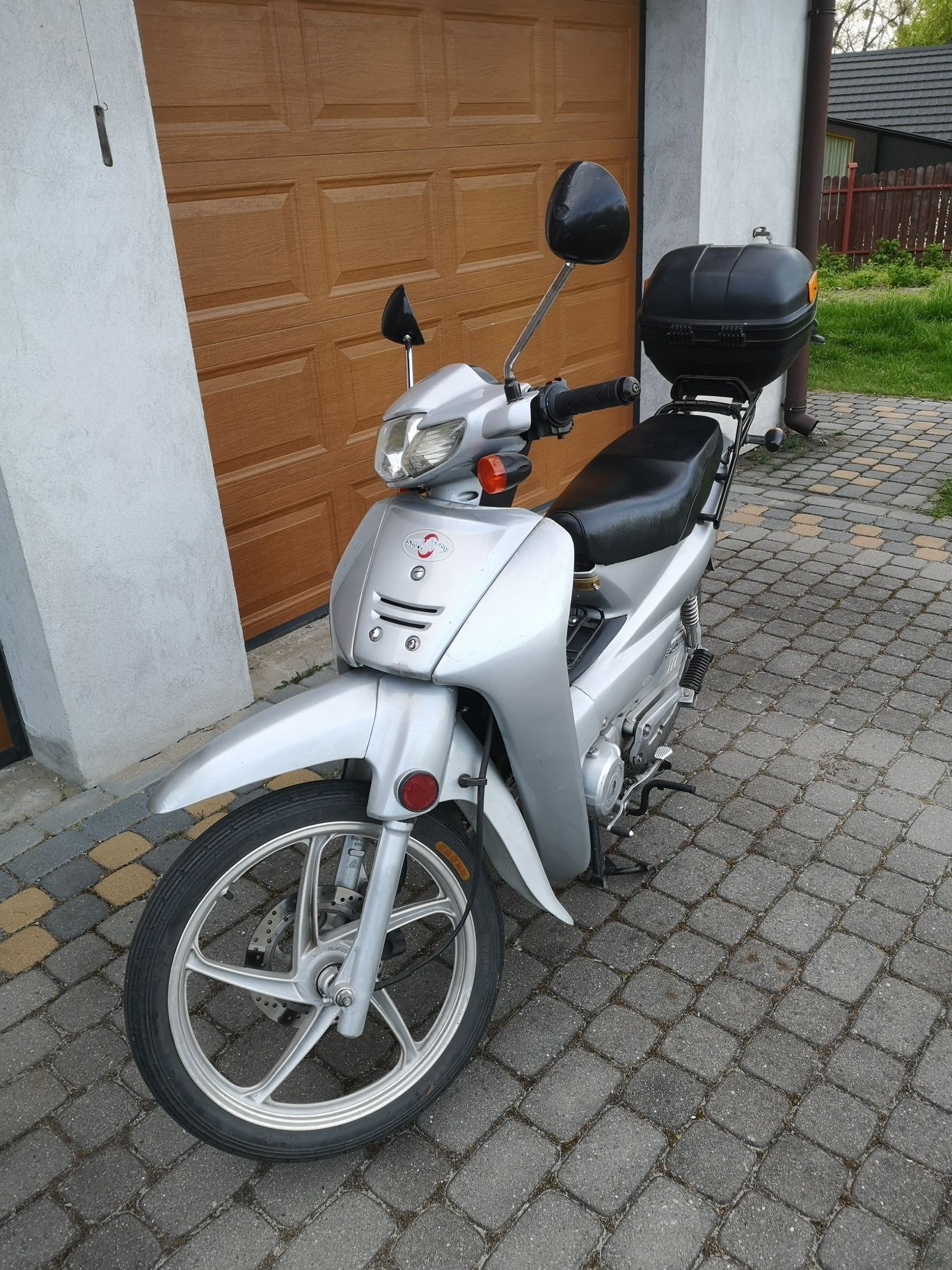 Motorower Zongshen WEKTOR 50