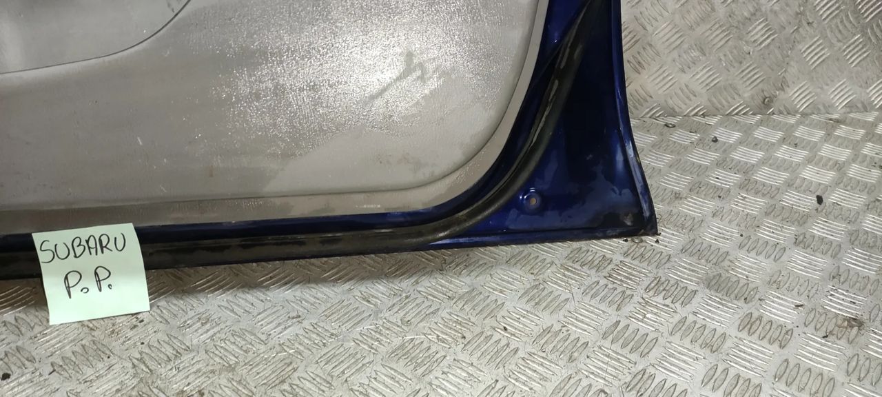 drzwi subaru impreza prawy przód