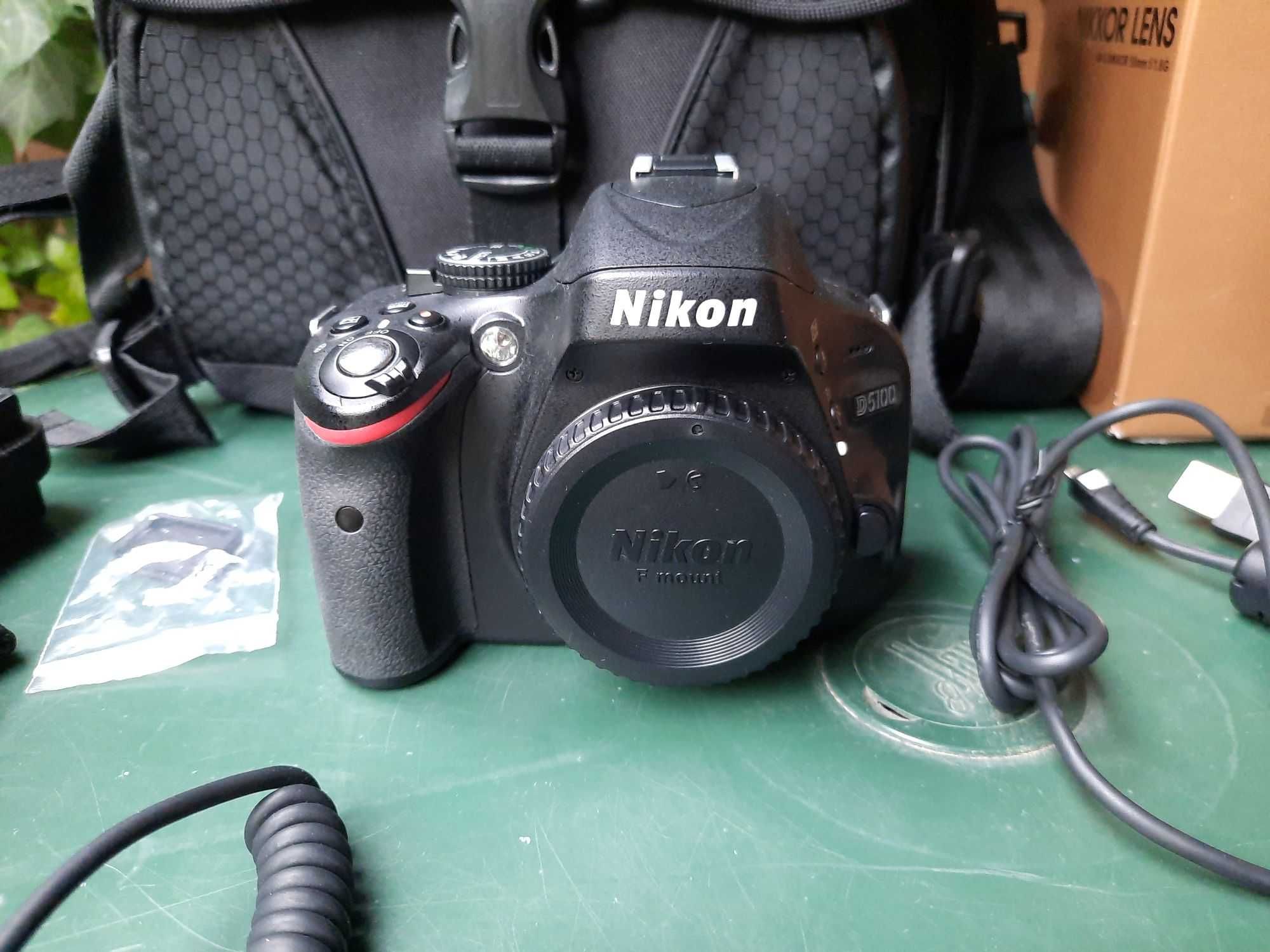 Nikon D5100 + Nikkor 50 mm 1.8G + akcesoria do astrofotografii