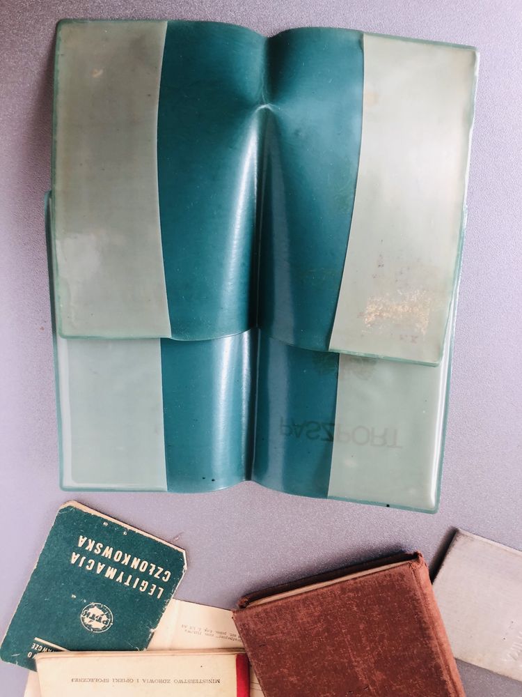 Stare dokumenty PRL okladka na paszport