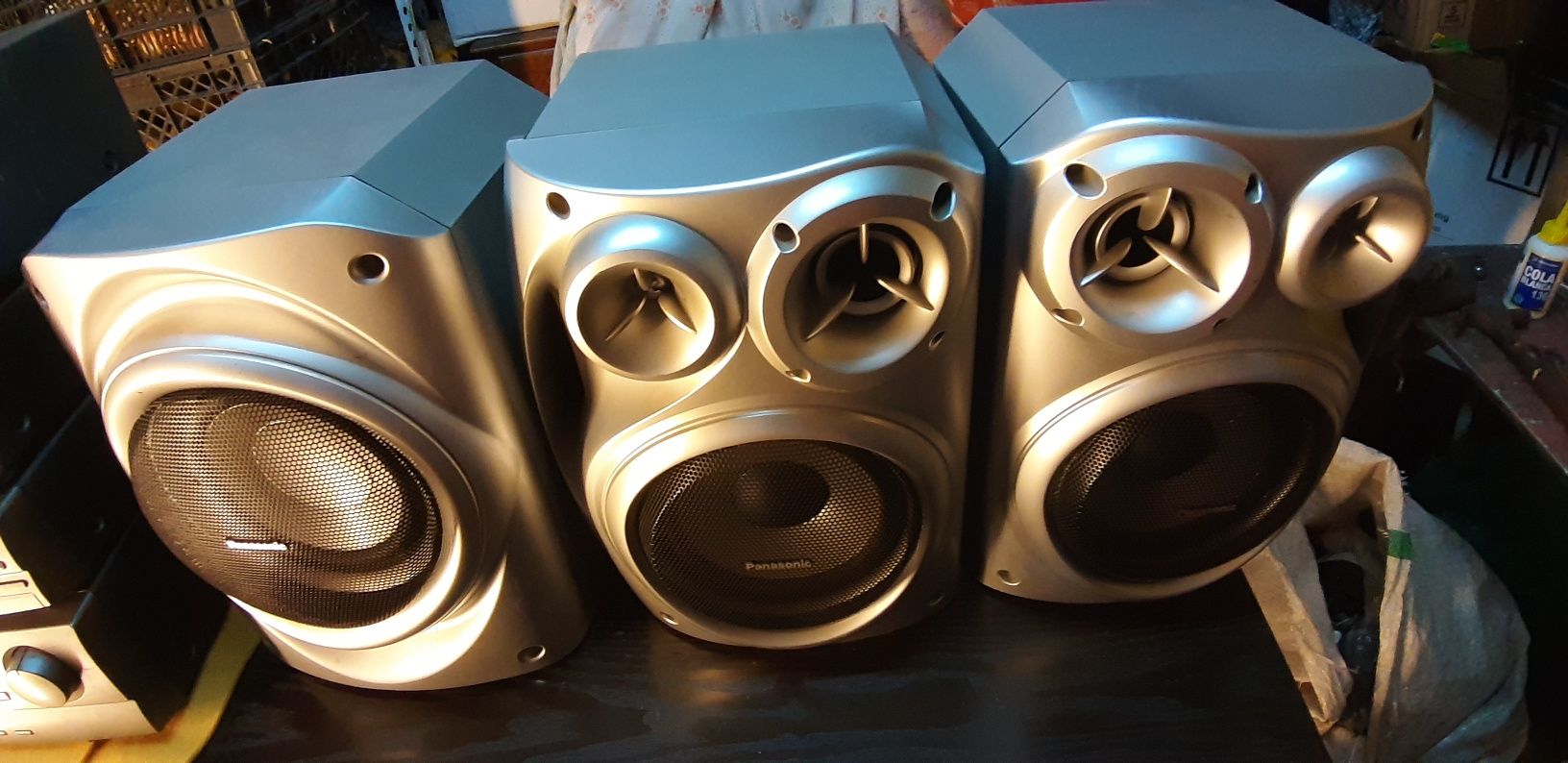 3 colunas de som de 100 e 180 W, como novos