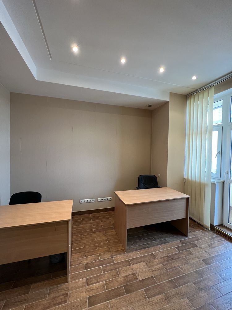 Здам офіс 90 м2, метро Печерська, вул. Коновальця 32-Б, новий будинок