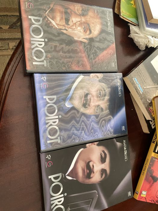 22 dvds de poirot, ofereco os portes