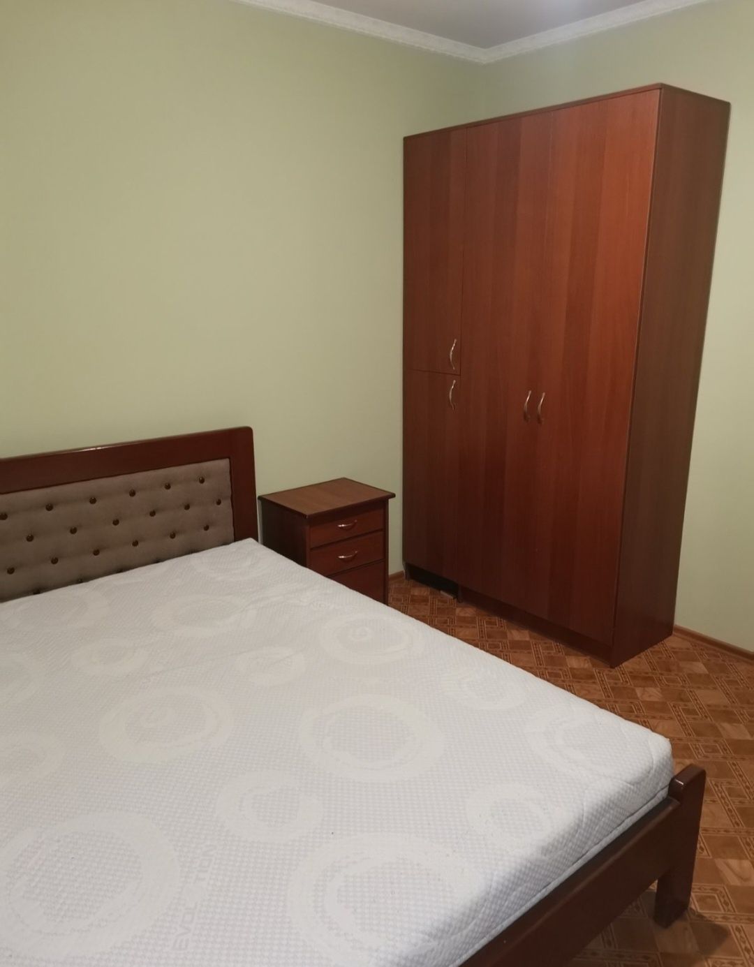 Продам 2 кімнатну  квартиру район Зоряного Київський Шлях!