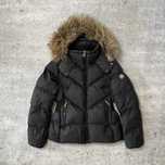 Damska kurtka puchowa Moncler z futerkiem rozmiar 3