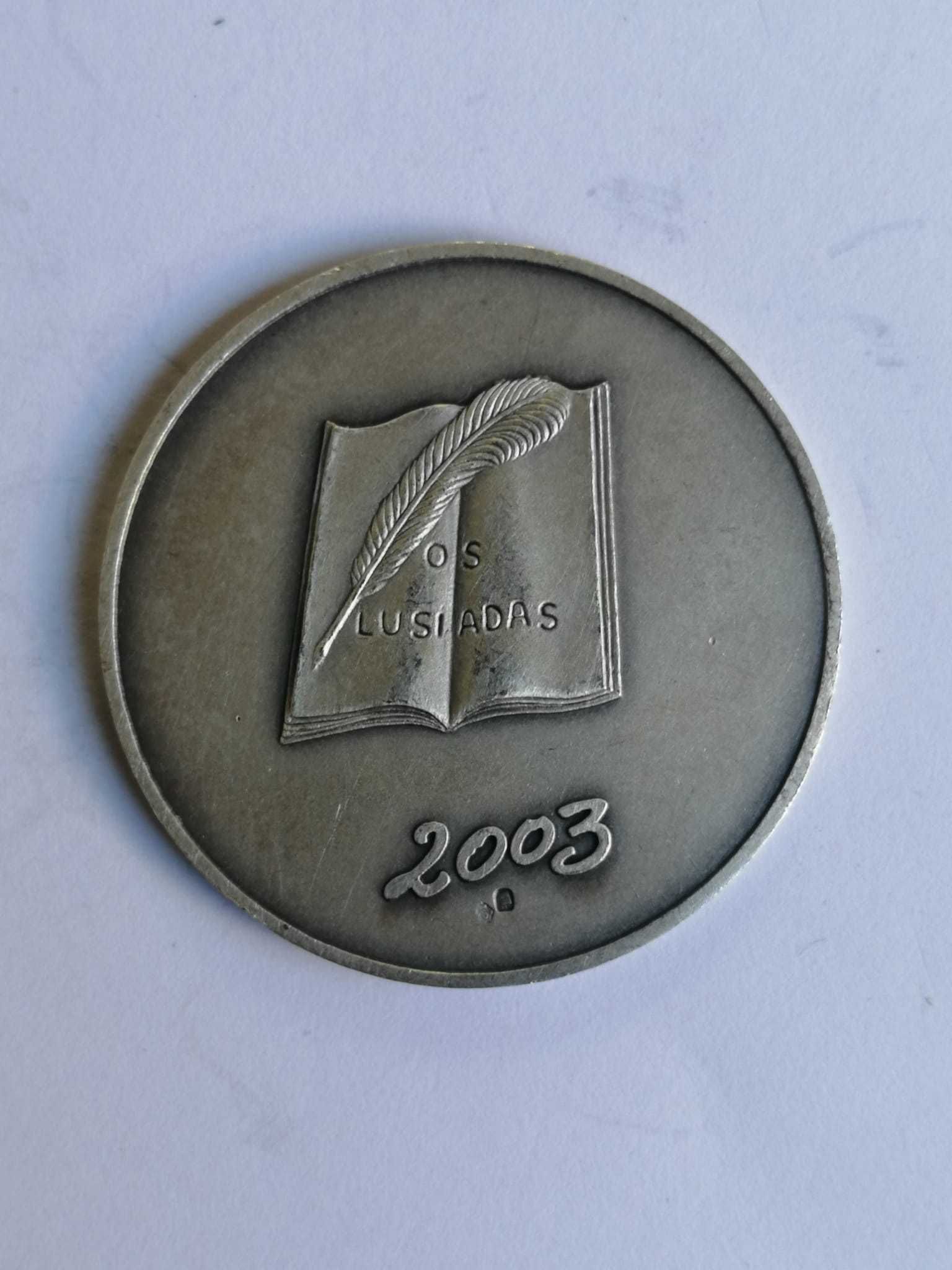 Medalha em prata maciça 2003 de homenagem a Luís de Camões