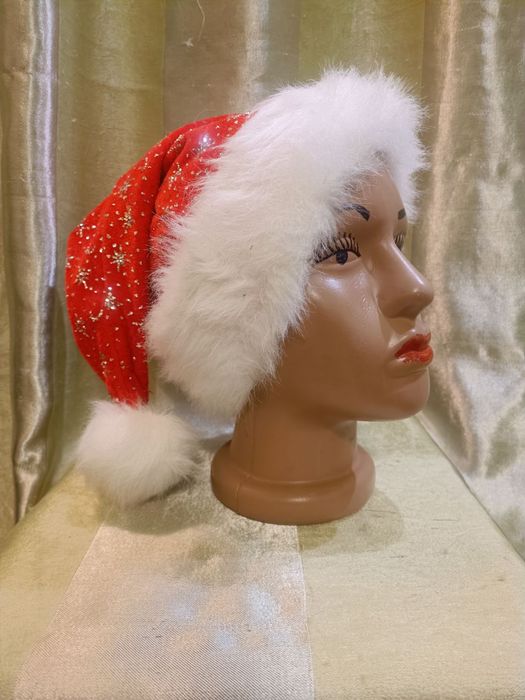 Новогодние  шапки Деда Мороза