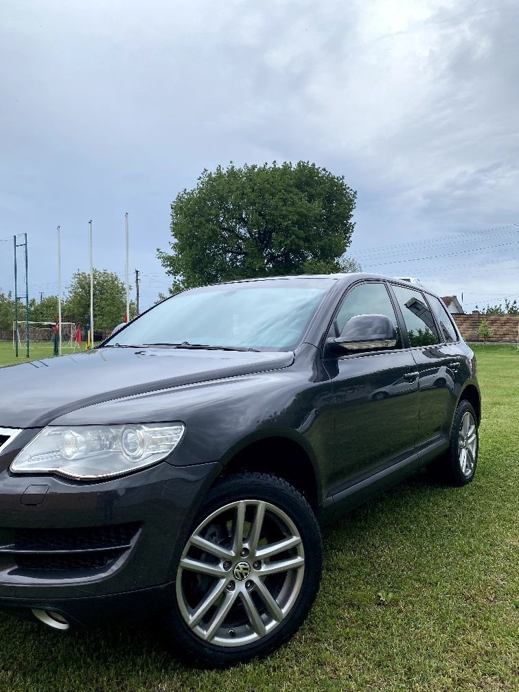 Продам чудовий автомобіль wv Туарег