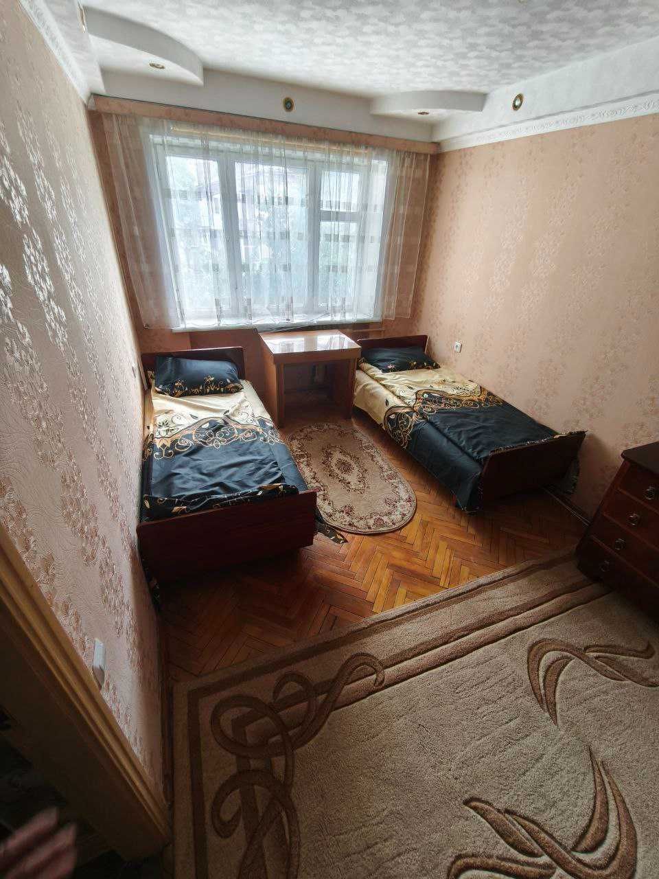 Оренда 2к.кв. М. Арсенальна.  Кловський узвіз.