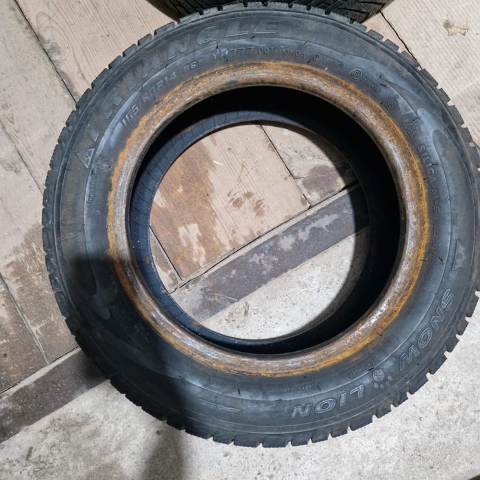 Продам комплект резины 185/60/14