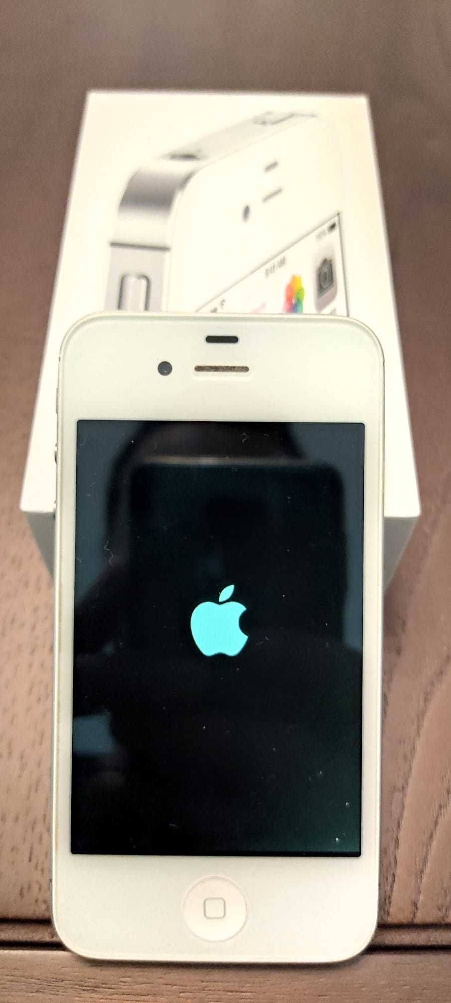 Apple iPhone 4s 8Gb