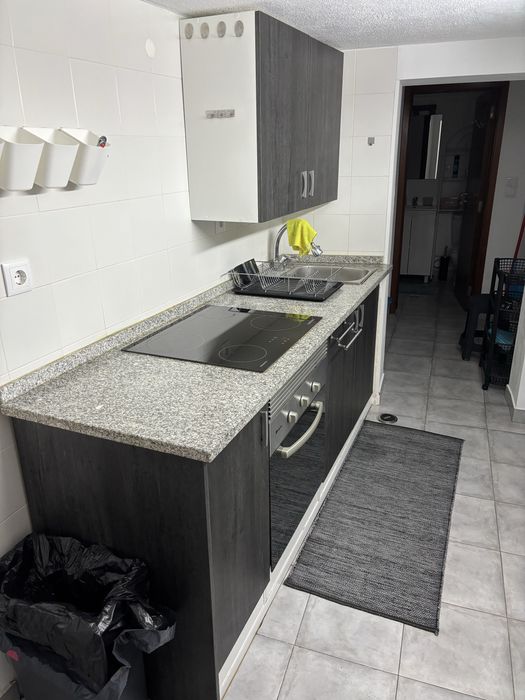 Arrenda-se T2 renovado