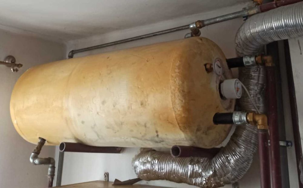 Bojler podkowa do kuchni 140l ocieplony z grzałką