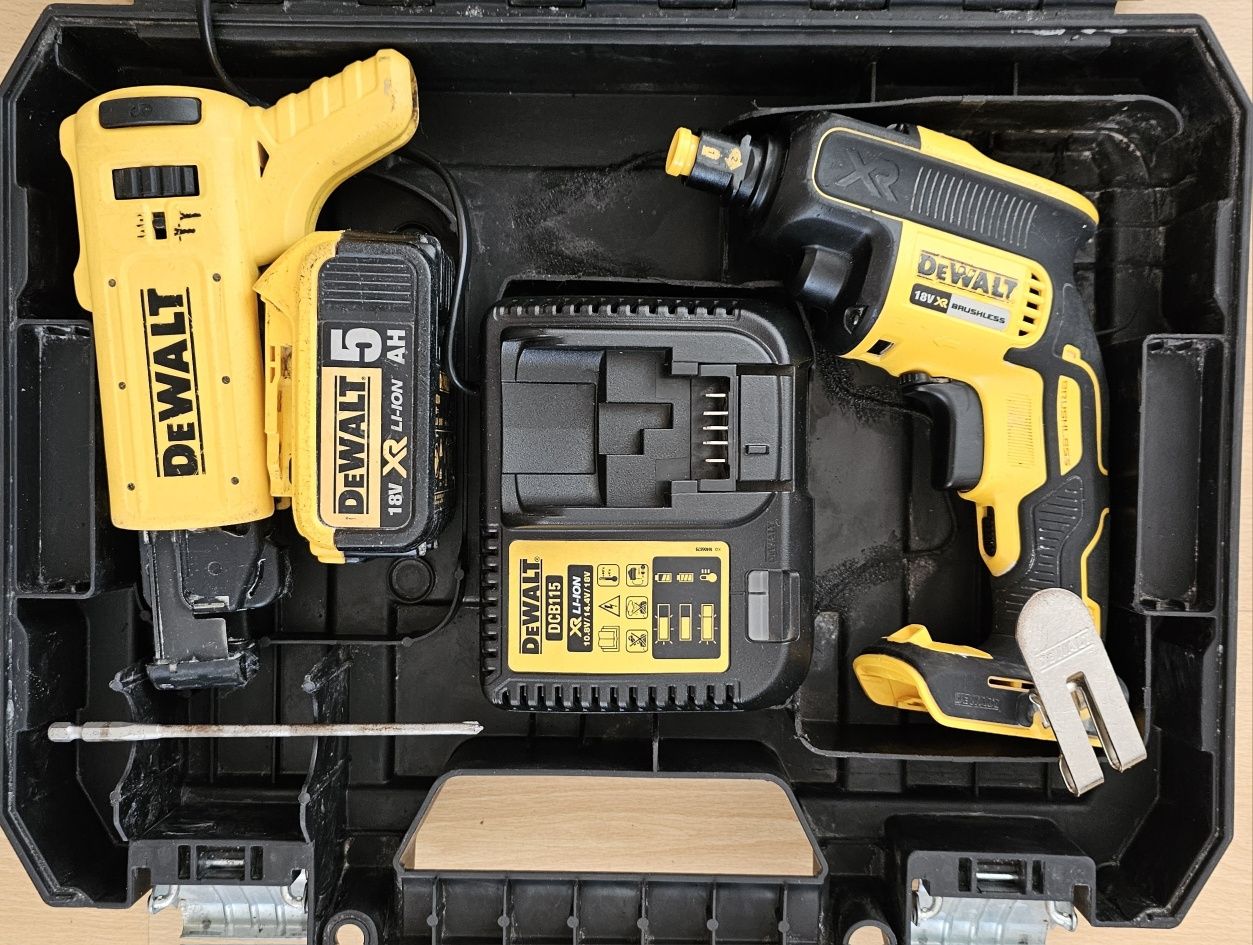 DEWALT DCF620 Wkrętarka do Regipsów MagazynekDCF6201 Aku5.0AhŁadowarka