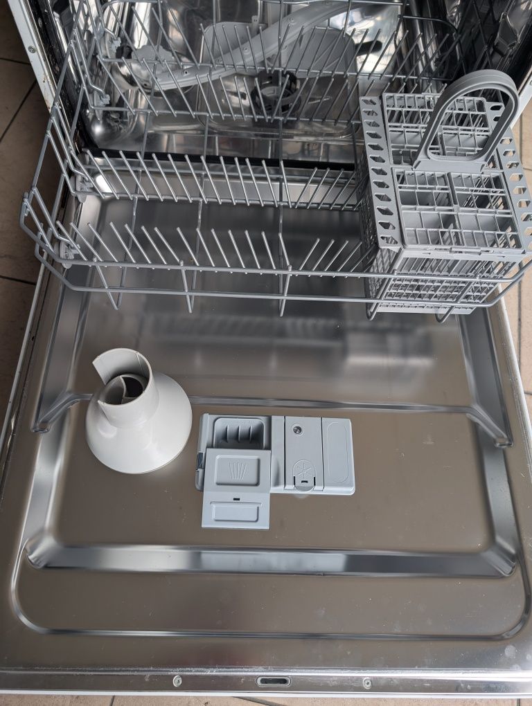 Máquina de lavar loiça Indesit