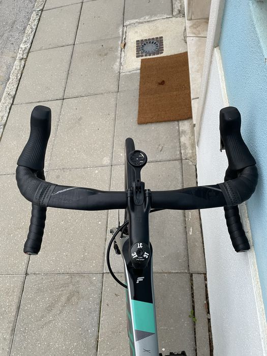 Bicicleta de estrada Focus Izalco Max disc