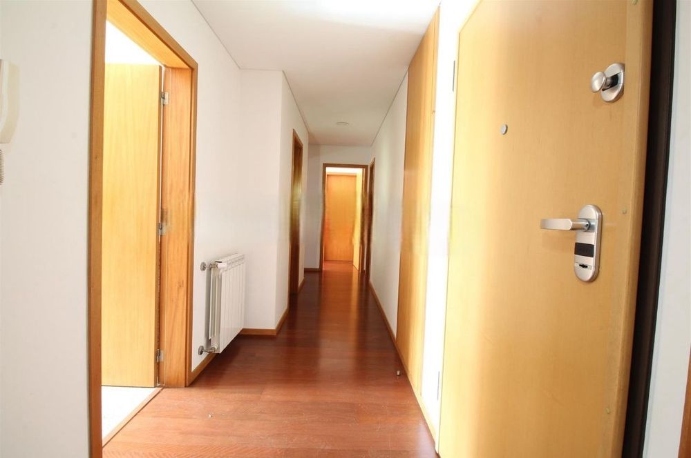 Arrendamento , T2 com garagem,Quinta da Seara .