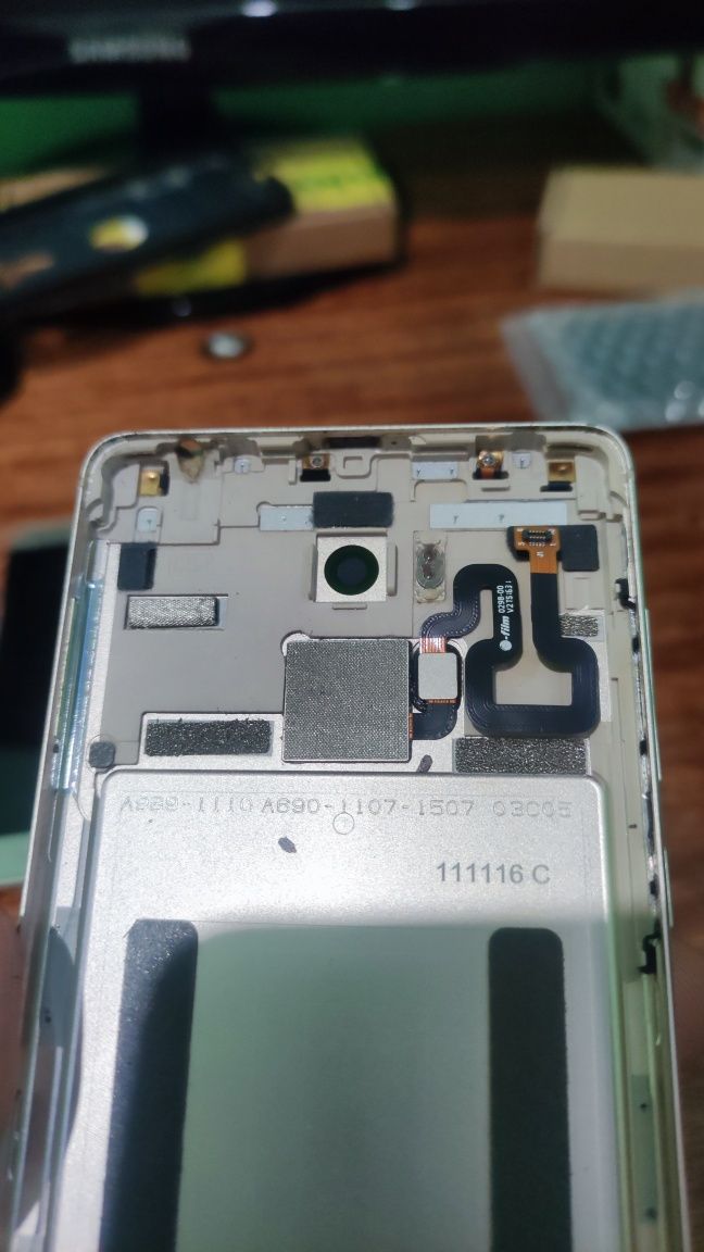 Продам задню кришку і запчастини до Xiaomi Redmi 4 Prime (Pro)