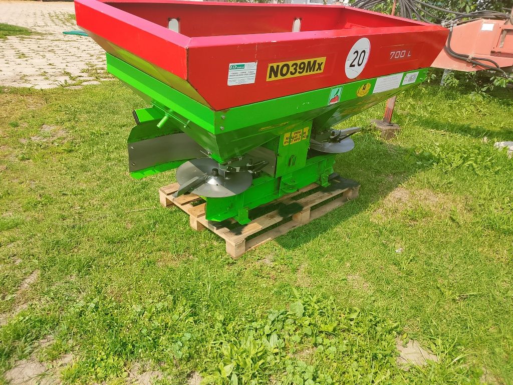 Rozsiewacz nawozów Brzeg no39mx 700l
