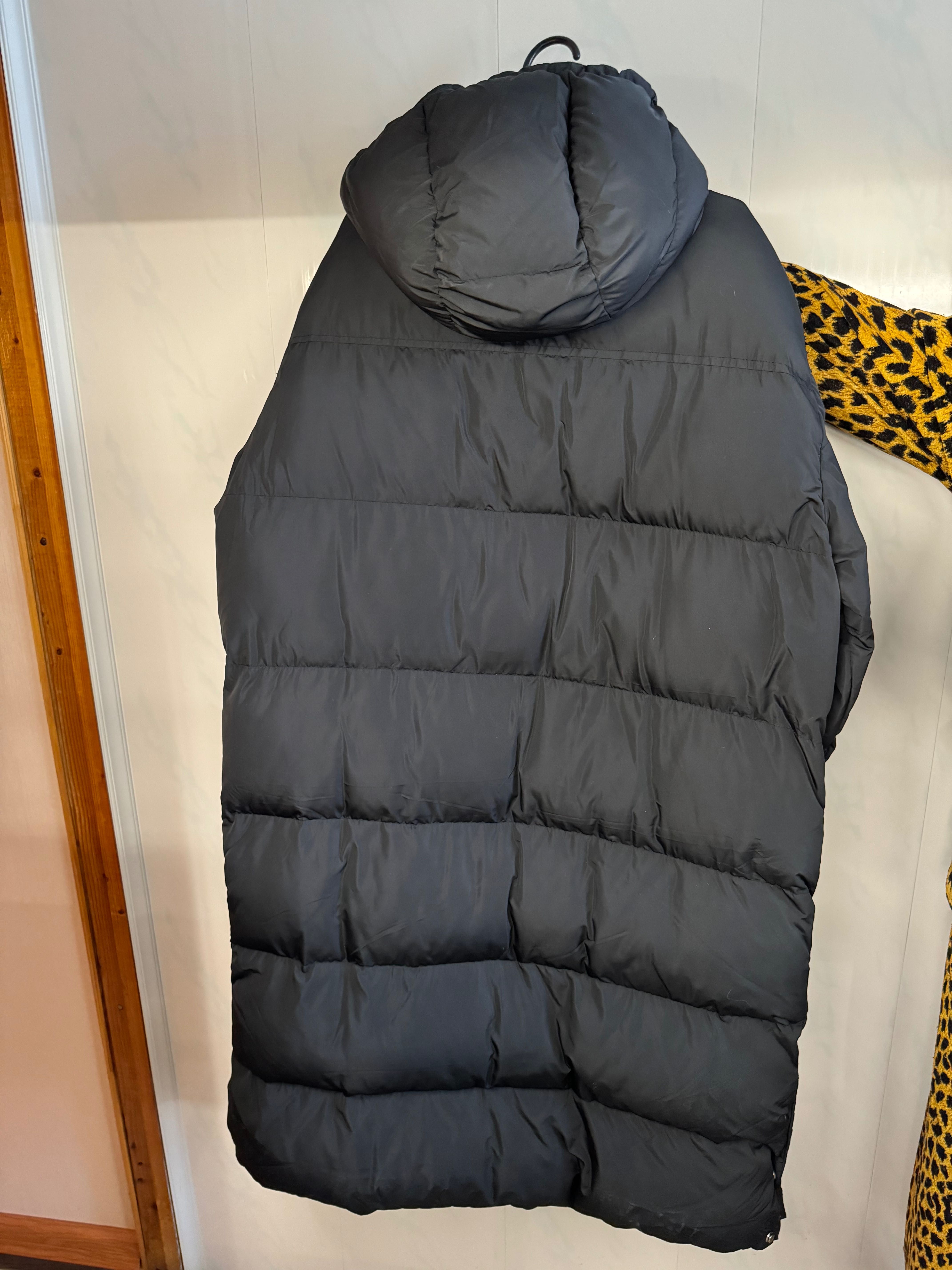 Чоловічий пуховик (фірма Superdry)