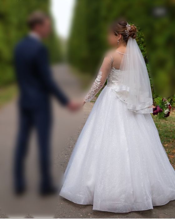 Весільна сукня + кільця