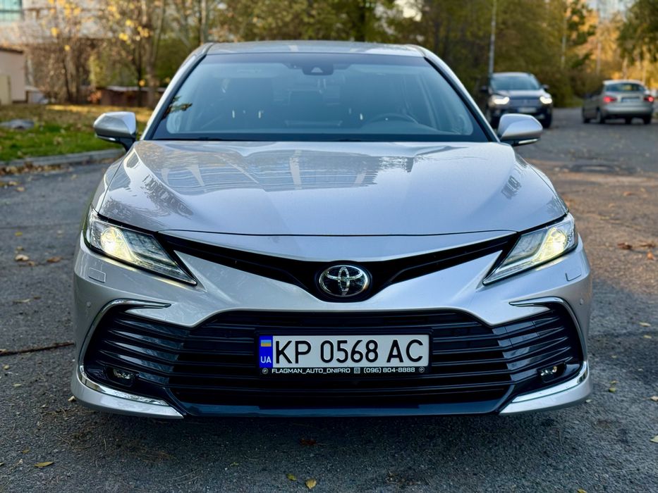 Продам офіційну максимальну рестайлінгову Toyota Camry Premium 2021