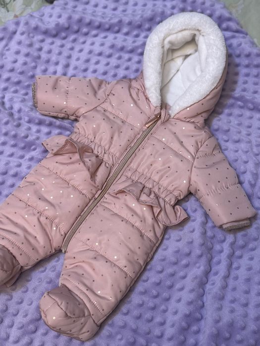 Детский комбинезон на выписку