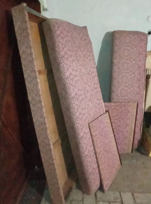 Віддам диван СРСР безкоштовно