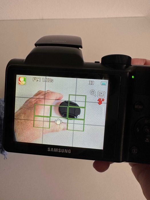 Máquina fotográfica Samsung WB100