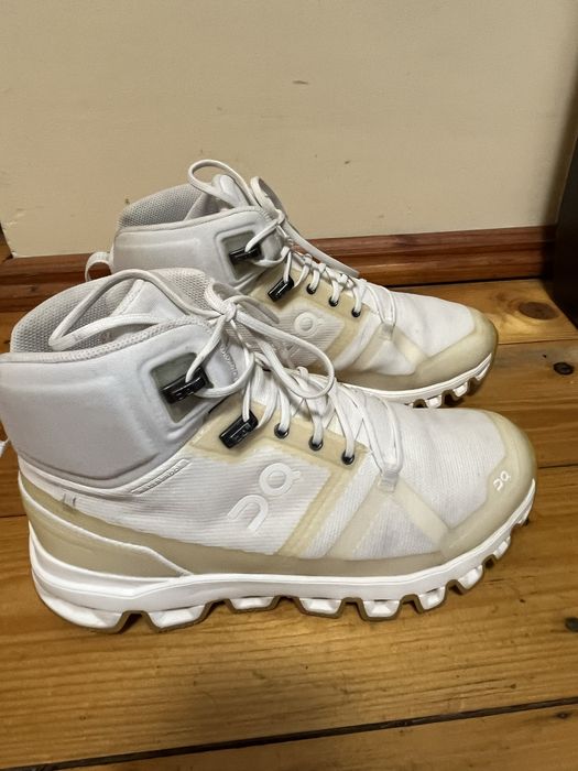 Жіночі черевички On Cloud Hi на Waterproof