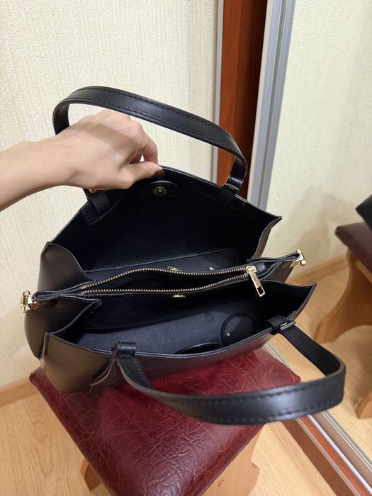 Сумка жіноча класична, чорна