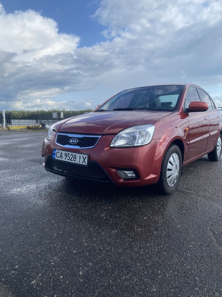 Kia rio 2 2011 року
