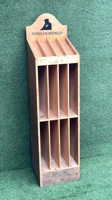 Movel expositor antigo, medidas 37X40X145 cm