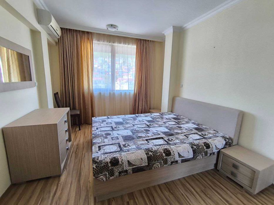 Продаж трикімнатної квартири у місті Святий Влас (Болгарія)