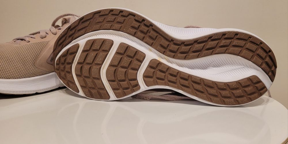 Nike downshifter, do biegania, pudrowy róż 38