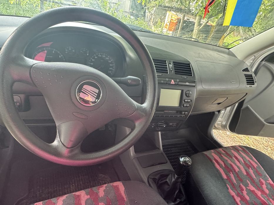 Продам машину Seat cordoba 2001