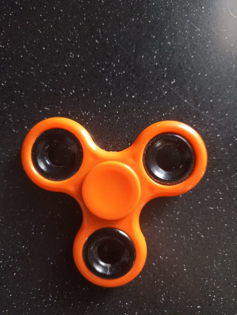 Fidget spinner spinner