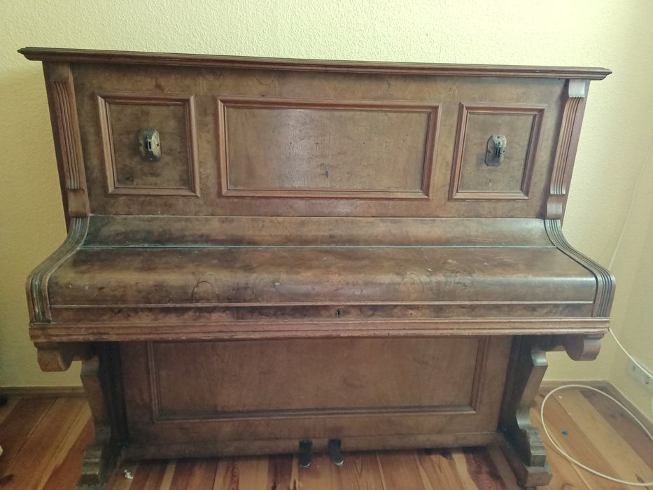 Pianino Georg Neuman stare sprawne