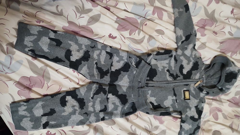 Продам костюмчик на хлопчика 1,5-2р