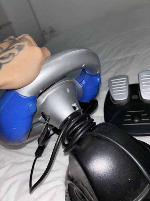 Volante e pedais para Playstation