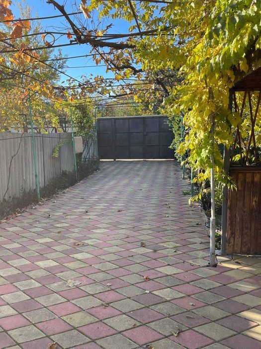 Продам двоповерховий будинок у Хаджибейському районі !вул.Боровського