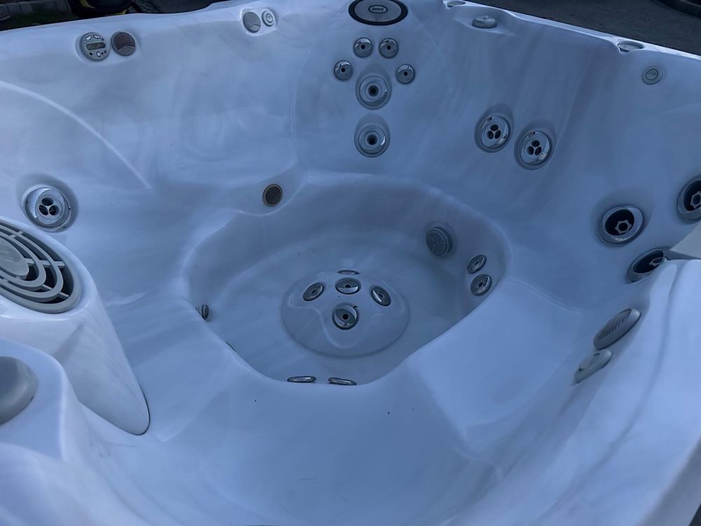 Jacuzzi ogrodowe 8 osobowe 230x220 Jacuzzi J-335