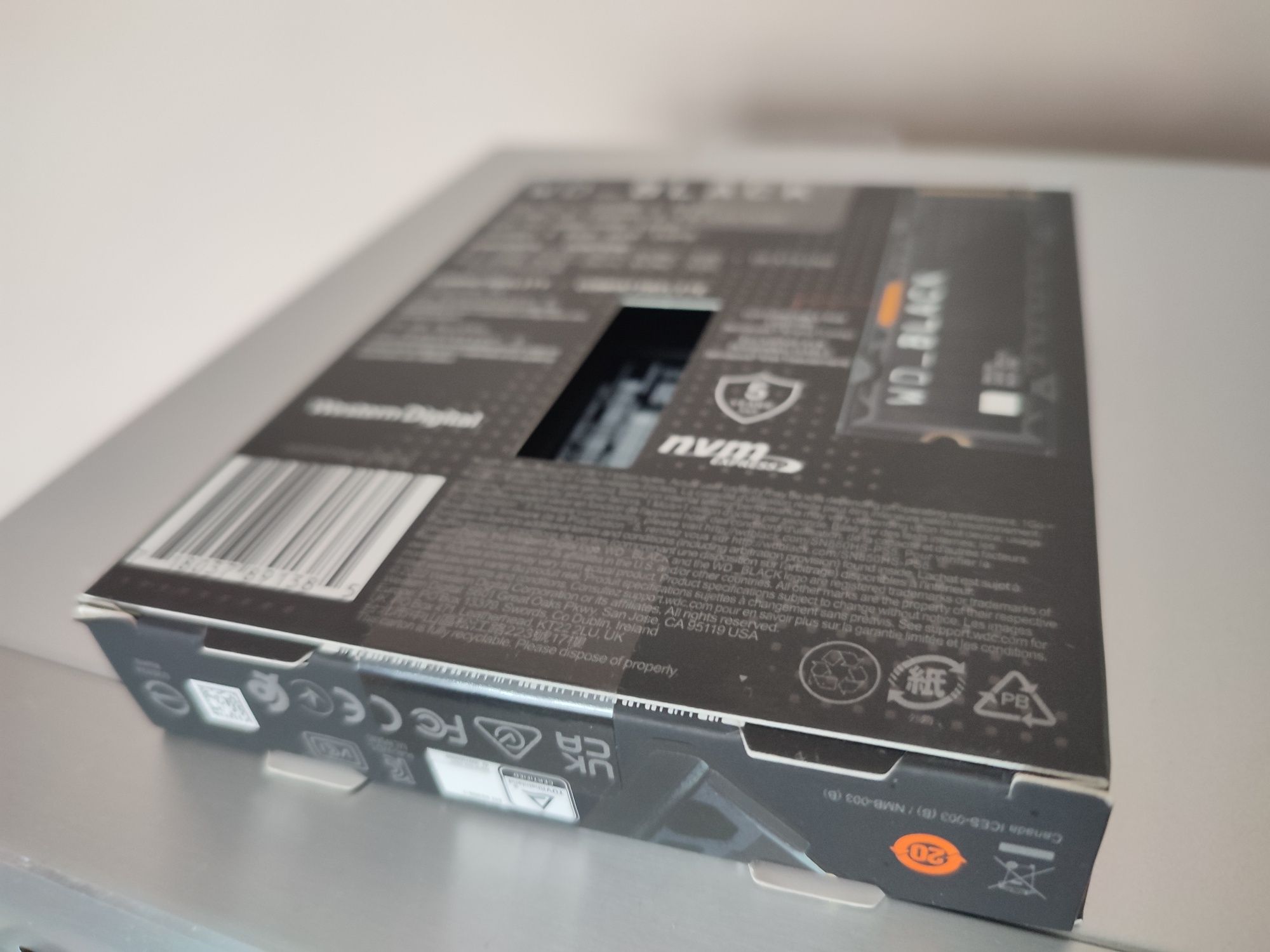 WD BLACK SN850X 1TB +heatsink (radiator). Dysk SSD PCIe 4.0. (do PS5)