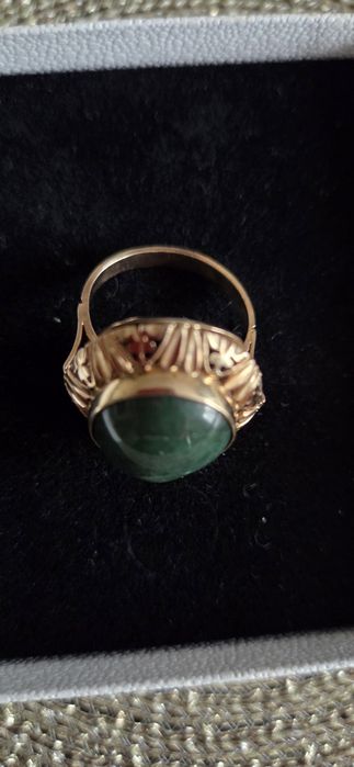 Pierścionek złoty PRL zielone oczko
