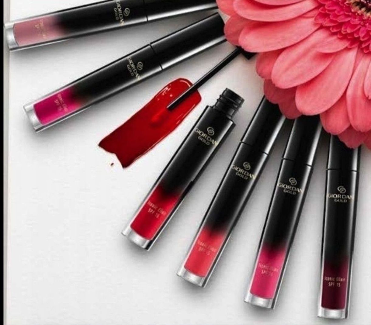 Matowa Pomadka Giordani Gold Iconic Elixir Lip Velour Nude Oriflame