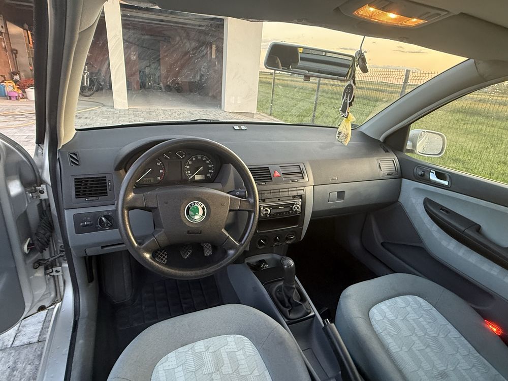 Skoda Fabia salon Pl