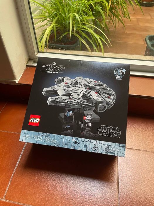 LEGO Millennium Falcon Star Wars - 75375