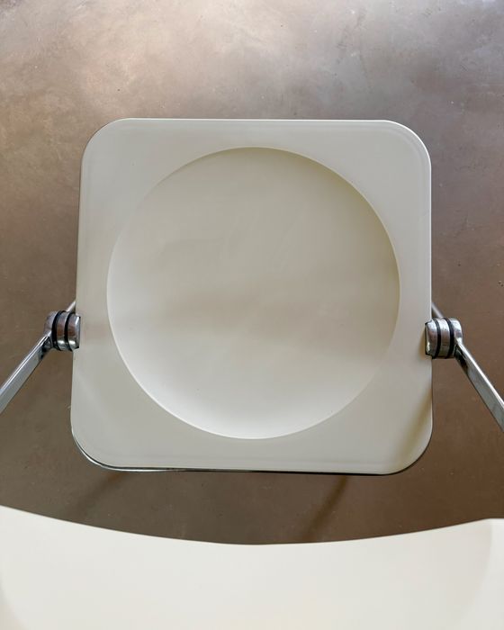 Pila - zestaw kultowych skladanych krzeseł space age