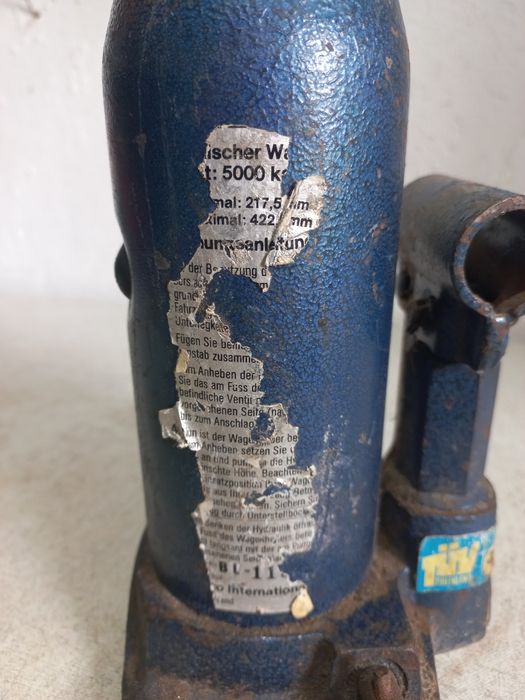 Niemiecki Podnośnik hydrauliczny 5T