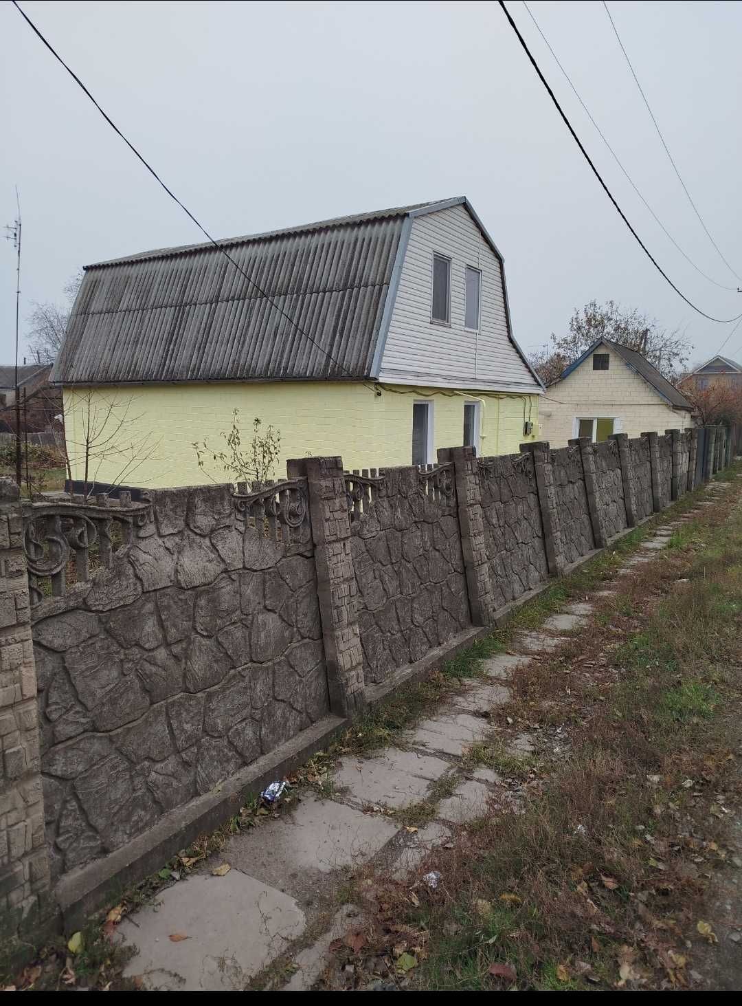 Продаж будинку в центрі міста